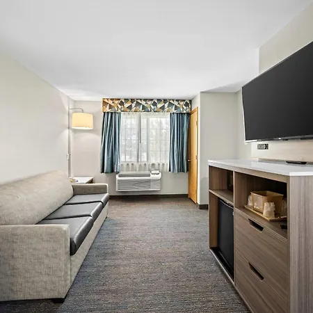 Econo Lodge Inn & Suites Santa Fe South-3