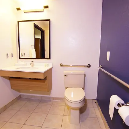 Quality Inn & Suites Georgetown - Seaford-3