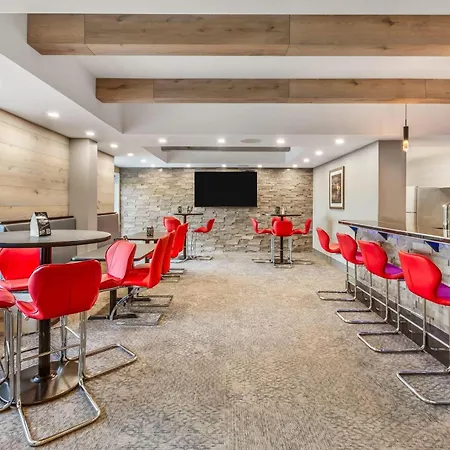 Microtel Inn & Suites By Wyndham - Timmins-3