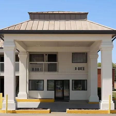 Days Inn & Suites By Wyndham Byram-3