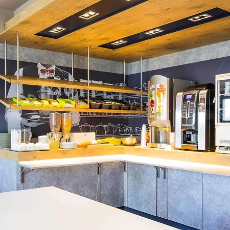 Ibis Budget Pau Est-2