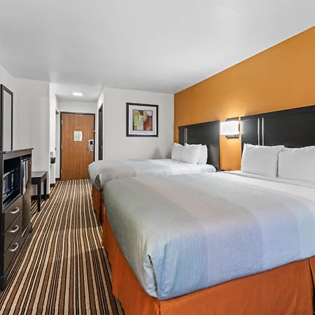 Quality Inn Dodge City-3