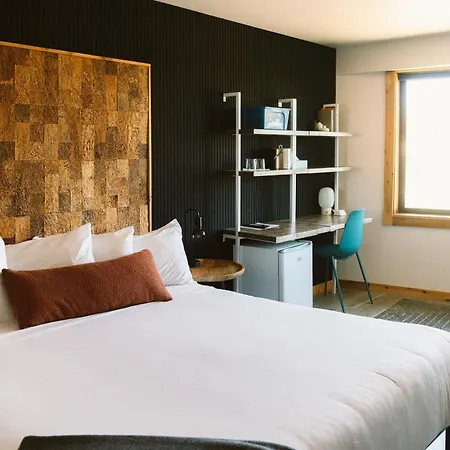 Adrift Hotel-3