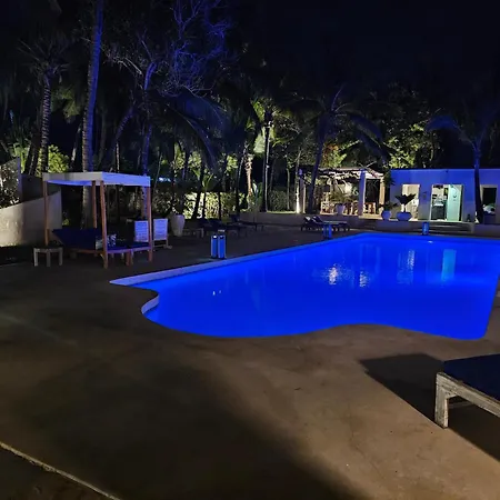 The Villa Luxury Suites Hotel-3