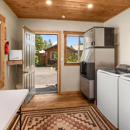 Elkhorn Cabins And Inn-2