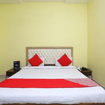 Collection O Hotel Pearl-2
