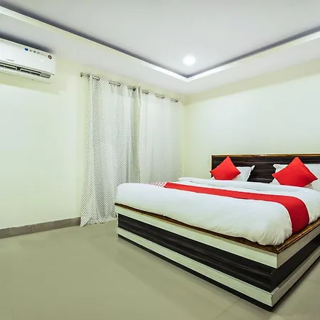 Oyo Hotel Crystal-3