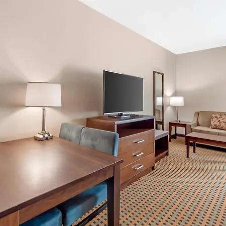 Best Western Plus Hinton Inn & Suites-2
