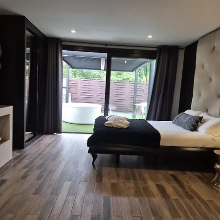Suite 1907 Aviles-3