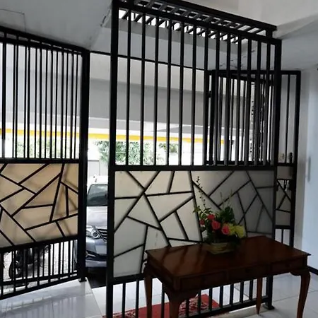 Reddoorz Near Plaza Simpang Lima-2