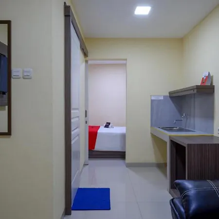 RedDoorz Plus near Paragon Mall Semarang-3