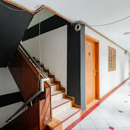 Reddoorz Plus Near Rscm Jakarta-3