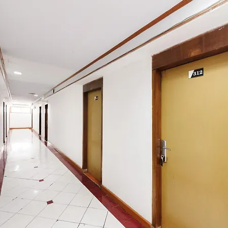 Reddoorz Plus Near Rscm Jakarta-2