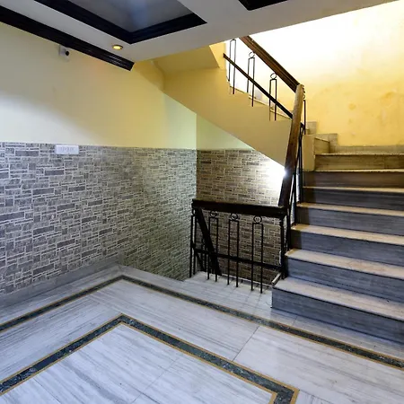 Oyo Hotel Jammu Palace-3