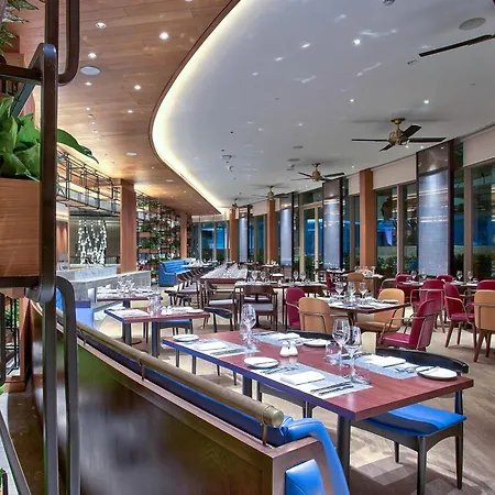 Hilton Da Nang-3