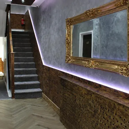 Paddington Townhouse Hotel By Oyo-3