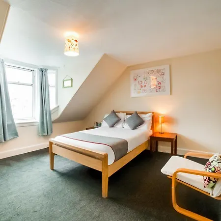 Oyo Braeriach Hotel, Highlands Scotland-3