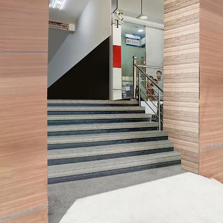 Spot On By Oyo Hotel Pratap Plaza-2