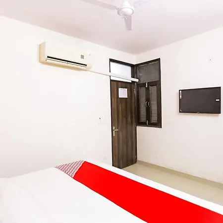 Hotel O Park Inn Near New Ashok Nagar Metro Station-3