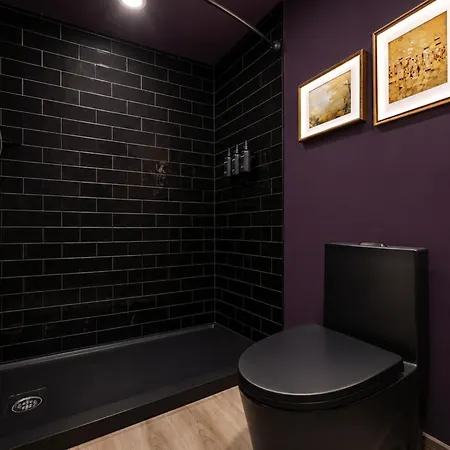 Walk Everywhere Fireplace Downtown Hideaway-2