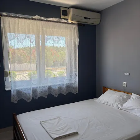 Kiki'S Place-3