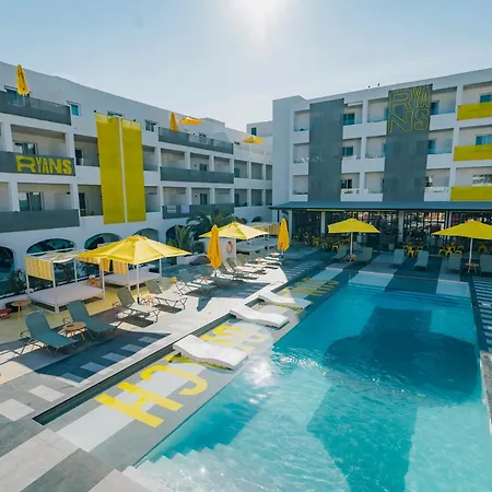 Ryans Lolas Ibiza - Adults Only-3