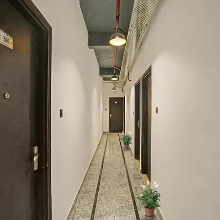 Townhouse Hotel The Rasa A Premium Park Near Onyx Mall Vasundhara-3