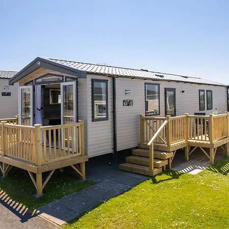 Meadow House Holiday Park-3