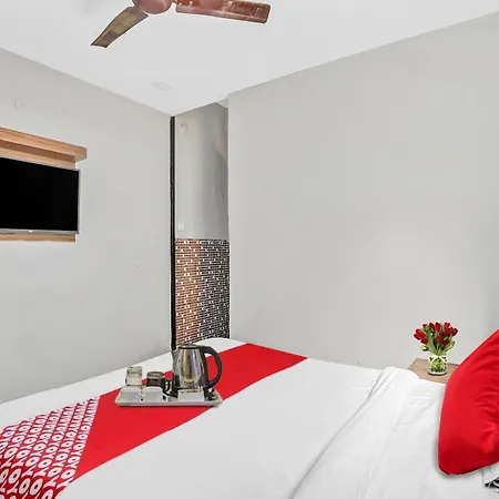 Hotel O M Stays Near Akshardham-3