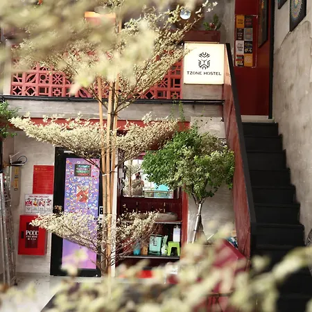 T Zone Hostel - Quiet Place, Near China Town,Ho Thi Ky Street Food,Cafe,Beer-2