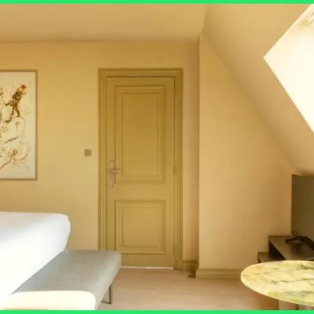 Hotel Kuber Palace: Beachfront Comfort with Temple Proximity-2