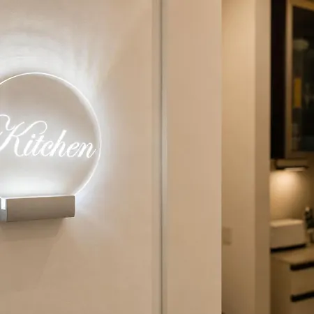 B And G San Babila- Luxury In The Heart Of Milano - Design District-2