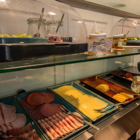 Boutique Hotel Schwarzer Baer-3