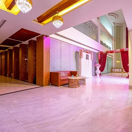 Hotel Holiday Grand-2