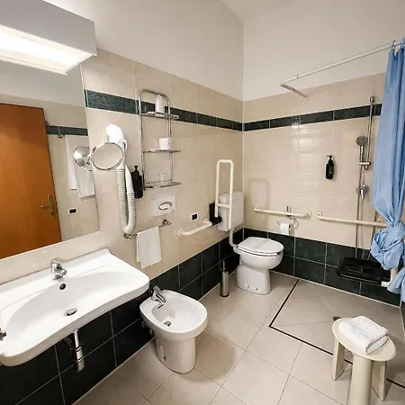 Hotel Italia-2
