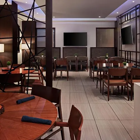 Toronto Airport Marriott Hotel-3