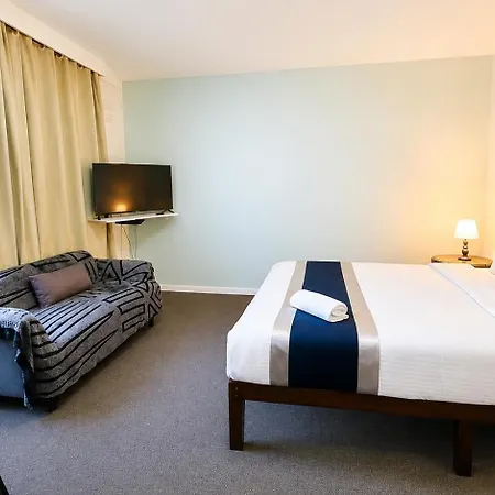 City Edge East Melbourne Apartment Hotel-3