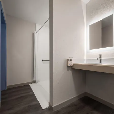Greenville Pelham Inn By Ihg-2