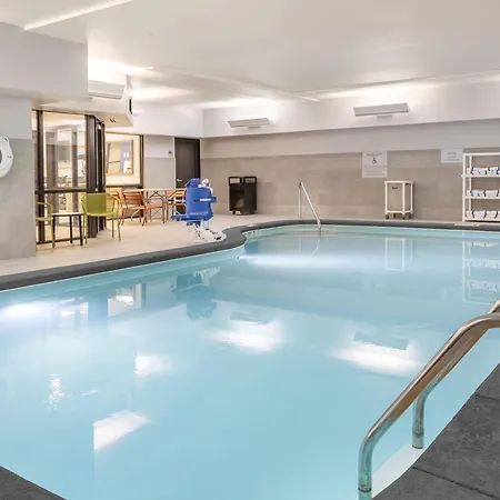 Hampton Inn & Suites Cincinnati / Uptown - University Area-3