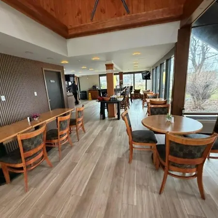 Days Inn By Wyndham Rutland/Killington Area-3