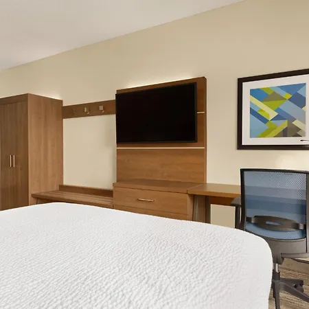 Holiday Inn Express & Suites Akron Regional Airport Area By Ihg-2