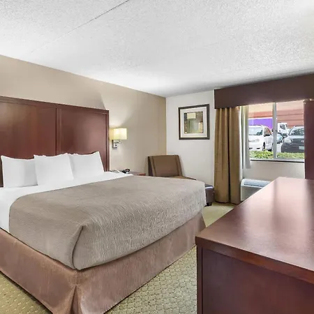 Quality Inn & Suites Clackamas - Portland-2