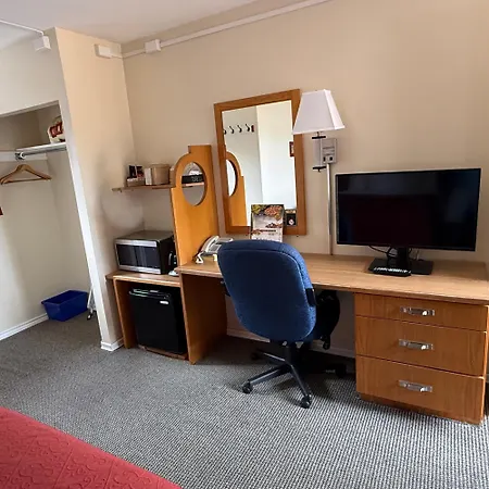 Trunk Road Motel-2