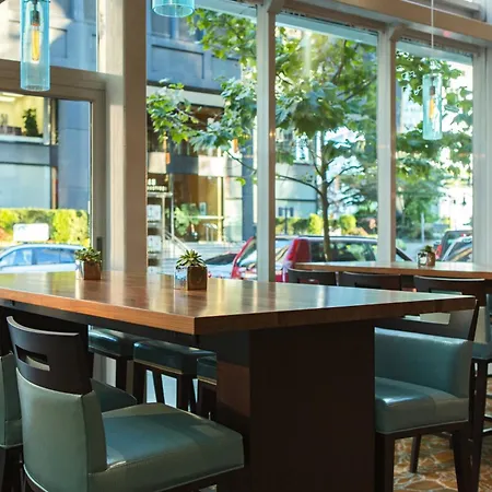 Vancouver Marriott Pinnacle Downtown Hotel-3
