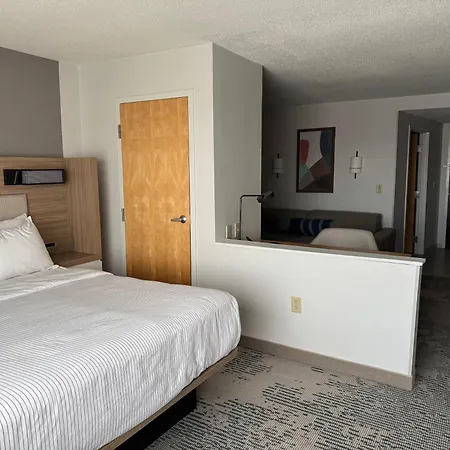 Cambria Hotel Appleton-3