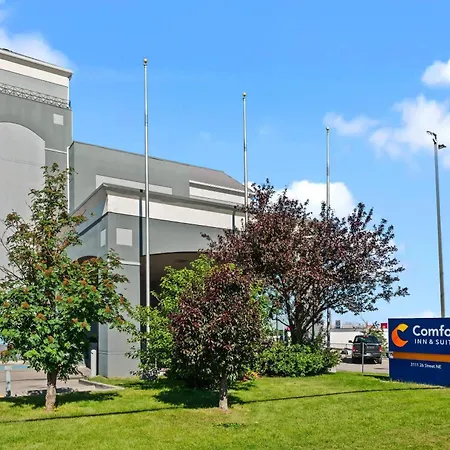 Comfort Inn & Suites Calgary Airport - South-3