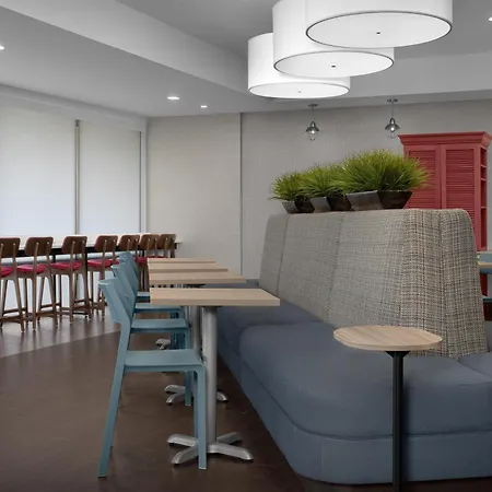 Home2 Suites By Hilton Florida City-2