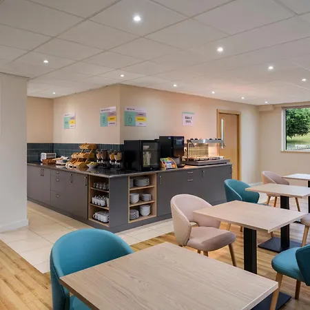 Garner Hotel Wolverhampton By Ihg-3