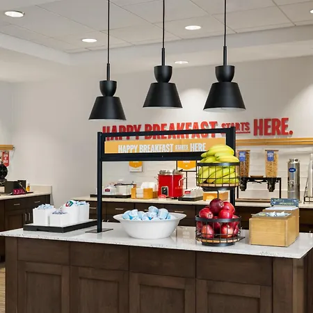 Hampton Inn & Suites - Deland-3