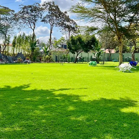 Lush Garden Hotel-3